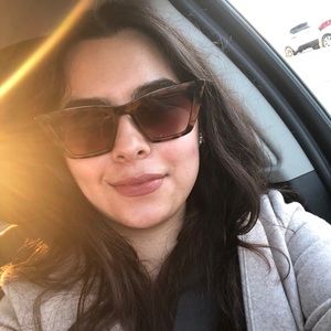 Meet your Posher, Alexandra